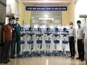Tiếp nhận 14 máy thở và monitor phục vụ điều trị bệnh nhân COVID-19
