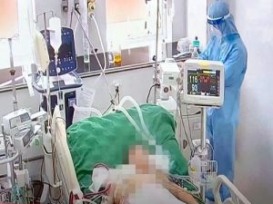 Nỗ lực điều trị bệnh nhân COVID-19 nặng