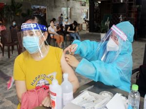 Không tiêm vắc xin phòng COVID-19 cho lứa tuổi ngoài quy định