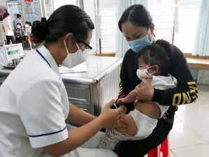 Tầm quan trọng của việc tiêm vắc xin đối với người lớn và trẻ em trong mùa dịch COVID-19