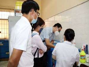 Tăng cường tuyên truyền để người dân hiểu rỏ lợi ích tiêm vắc xin COVID-19, nhất là tiêm mũi 3