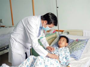 Phẫu thuật cứu sống bệnh nhi bị xoắn ruột, viêm phúc mạc ổ bụng nguy kịch