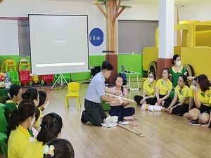 Tập huấn kỹ năng cấp cứu cơ bản cho 70 giáo viên mầm non