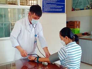 Người dân còn ngại đến trạm y tế khám chữa bệnh