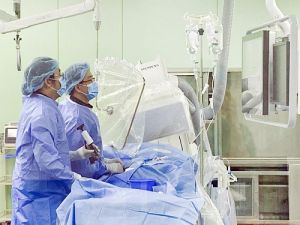 Can thiệp cấp cứu kịp thời người nước ngoài bị nhồi máu cơ tim cấp