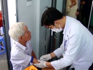 Trung tâm Y tế TP. Long Khánh khám sức khỏe định kỳ miễn phí cho người cao tuổi