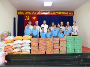 ỦY BAN MTTQ VIỆT NAM TỈNH, VÀ BAN TRỊ SỰ THẤT PHỦ  CỔ MIẾU BIÊN HÒA THĂM, TẶNG QUÀ TRUNG TÂM CÔNG TÁC XÃ HỘI VÀ QUỸ BẢO TRỢ TRẺ EM TỈNH ĐỒNG NAI