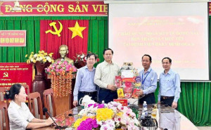 Lãnh đạo Sở Y tế thăm và chúc Tết các đơn vị y tế