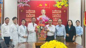 Lãnh đạo UBND tỉnh thăm, chúc Tết các bệnh viện trên địa bàn tỉnh