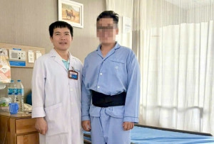 Phẫu thuật nội soi cột sống hai cổng điều trị thoát vị đĩa đệm cho bệnh nhân 35 tuổi