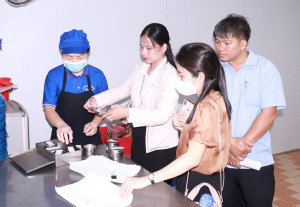 Xử phạt hơn 1,8 tỷ đồng, tiêu hủy hàng tấn thực phẩm vi phạm trong 6 tháng đầu năm 2026