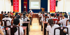 Bệnh viện ĐK Bình Phước tập huấn kỹ năng giao tiếp, y đức cho nhân viên y tế