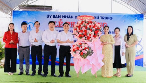Xã Phú Trung phát động khám sức khỏe định kỳ, tạo lập Sổ sức...
