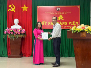 Chi bộ 1 Văn phòng Sở Y tế tổ chức Lễ công bố và trao quyết định kết nạp đảng viên mới