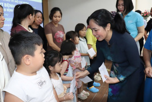 Chung tay ủng hộ Quỹ Bảo trợ trẻ em thành phố Đồng Nai năm...