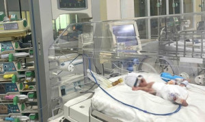 Bệnh viện Nhi đồng Đồng Nai: Phẫu thuật thành công cứu sống bé trai sinh non 26 tuần, nặng 700 gram bị thủng ruột tự phát