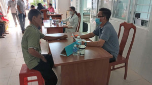 Hình ảnh buổi khám bệnh tại điểm Trạm y tế xã Tà Lài cũ