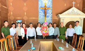 Lãnh đạo xã Tà Lài thăm, chúc mừng Lễ Giáng Sinh năm 2025 các cơ sở Tôn giáo trên địa bàn xã.