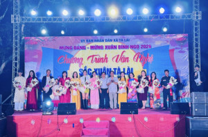 Sôi nổi chương trình văn nghệ với chủ đề “Sắc Xuân Tà Lài”