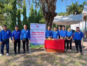 Tuổi trẻ Tà Lài ra quân thực hiện chương trình “Đổi rác thải nhựa lấy quà” hưởng ứng Ngày Chủ nhật xanh toàn quốc lần thứ I năm 2026