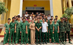 Xã Tà Lài tổ chức các đoàn thăm hỏi, động viên chiến sĩ mới nhập ngũ năm 2026
