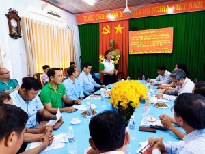 UBND xã Tà Lài tiếp và làm việc với tổ chuyên gia khảo sát, phối hợp triển khai xử lý rệp vảy đỏ gây hại trên cây bưởi