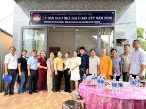 BÀN GIAO "NHÀ ĐẠI ĐOÀN KẾT" CHO HỘ GIA ĐÌNH CÓ HÀN CẢNH KHÓ KHĂN TẠI ẤP 5