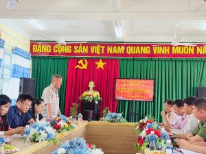 Đoàn kiểm tra Sở Tư pháp kiểm tra việc thực hiện liên thông thủ tục hành chính và công tác hộ tịch tại xã Tà Lài.