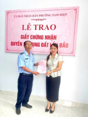TRAO GIẤY QSDĐ