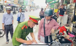 Phường Tam Hiệp triển khai thực hiện tuyên truyền và xử lý vi phạm trật tự đô thị, lòng lề đường trên địa bàn phường Tam Hiệp.