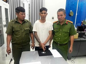 CÔNG AN PHƯỜNG TAM PHƯỚC BẮT GIỮ ĐỐI TƯỢNG TÀNG TRỮ TRÁI PHÉP CHẤT MA TÚY