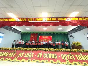 Xã Tân An  tổ chức hội nghị công bố các quyết định về tiếp nhận và bố trí công tác đối với người hoạt động không chuyên trách. 