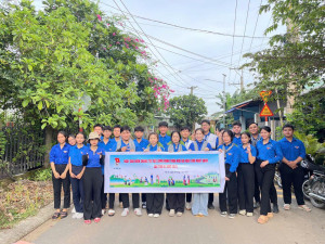 **XÃ TÂN AN RA QUÂN “NGÀY CHỦ NHẬT XANH” TẠI ẤP BÌNH CHÁNH**