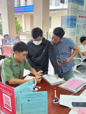 CÔNG AN XÃ TÂN AN TỔ CHỨC HƯỚNG DẪN CÀI ĐẶT ỨNG DỤNG VNETRAFFIC