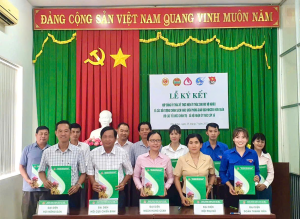 PHÒNG GIAO DỊCH NHCSXH HỚN QUẢN KÝ KẾT HỢP ĐỒNG ỦY THÁC VỚI CÁC TỔ CHỨC CHÍNH TRỊ – XÃ HỘI