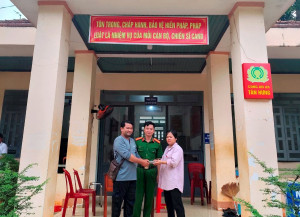 TẤM GƯƠNG TRẢ LẠI CỦA RƠI: ANH TRẦN QUANG BÌNH NHẶT VÍ, TRẢ LẠI NGƯỜI ĐÁNH MẤT