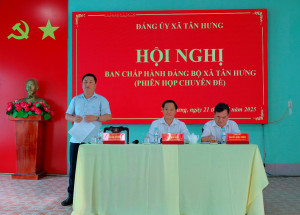 ĐẢNG ỦY XÃ TÂN HƯNG TỔ CHỨC HỘI NGHỊ CHUYÊN ĐỀ GÓP Ý VĂN KIỆN ĐẠI HỘI ĐẢNG BỘ XÃ