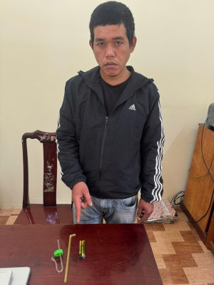 CÔNG AN XÃ TÂN HƯNG BẮT ĐỐI TƯỢNG SỬ DỤNG TRÁI PHÉP CHẤT MA TUÝ