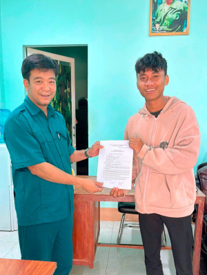 THANH NIÊN XÃ TÂN HƯNG TÌNH NGUYỆN VIẾT ĐƠN NHẬP NGŨ NĂM 2026