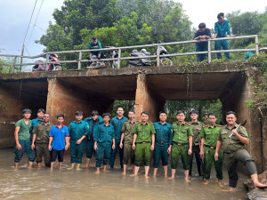TUỔI TRẺ TÂN HƯNG XUNG KÍCH RA QUÂN “CHỦ NHẬT XANH” LẦN THỨ VI – CHUNG TAY LÀM CHO THẾ GIỚI SẠCH HƠN