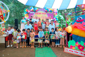 TÂN HƯNG TƯNG BỪNG TỔ CHỨC “ĐÊM HỘI TRĂNG RẰM” CHO THIẾU NHI