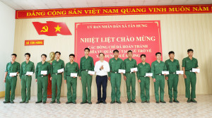 XÃ TÂN HƯNG TỔ CHỨC LỄ ĐÓN QUÂN NHÂN HOÀN THÀNH NGHĨA VỤ QUÂN SỰ TRỞ VỀ ĐỊA PHƯƠNG