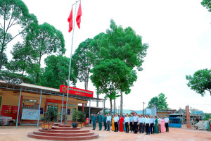 UBND XÃ TÂN HƯNG LONG TRỌNG LỄ CHÀO CỜ ĐẦU NĂM 2026