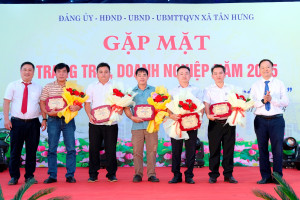 XÃ TÂN HƯNG GẶP MẶT DOANH NGHIỆP, TRANG TRẠI NĂM 2025