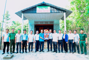 LÃNH ĐẠO XÃ THĂM VÀ CHÚC TẾT CÁC DOANH NGHIỆP, ĐƠN VỊ TIÊU BIỂU ĐẦU XUÂN BÍNH NGỌ