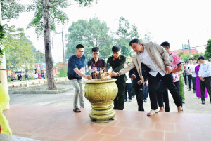 XÃ TÂN HƯNG: TỔ CHỨC LỄ VIẾNG NHÀ BIA TƯỞNG NIỆM VÀ TIỄN THANH NIÊN LÊN ĐƯỜNG NHẬP NGŨ NĂM 2026