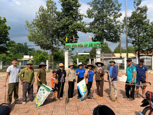XÃ TÂN HƯNG ĐỒNG LOẠT RA QUÂN HƯỞNG ỨNG PHONG TRÀO CHUNG TAY BẢO VỆ MỘI TRƯỜNG