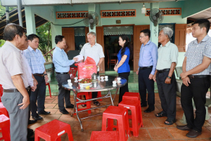 THẮM NGHĨA TRI ÂN GIA ĐÌNH CHÍNH SÁCH TRONG DỊP TẾT ĐỘC LẬP