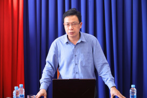 TÂN KHAI HỌP THÁO GỠ KHÓ KHĂN TRONG THỰC HIỆN BAO PHỦ BẢO HIỂM Y TẾ