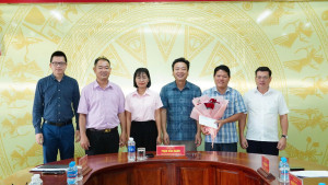 PHÓ BÍ THƯ THƯỜNG TRỰC ĐẢNG ỦY XÃ PHAN VĂN MẠNH GẶP MẶT ĐOÀN ĐẠI BIỂU DỰ ĐẠI HỘI ĐẠI BIỂU MẶT TRẬN TỔ QUỐC VIỆT NAM TỈNH